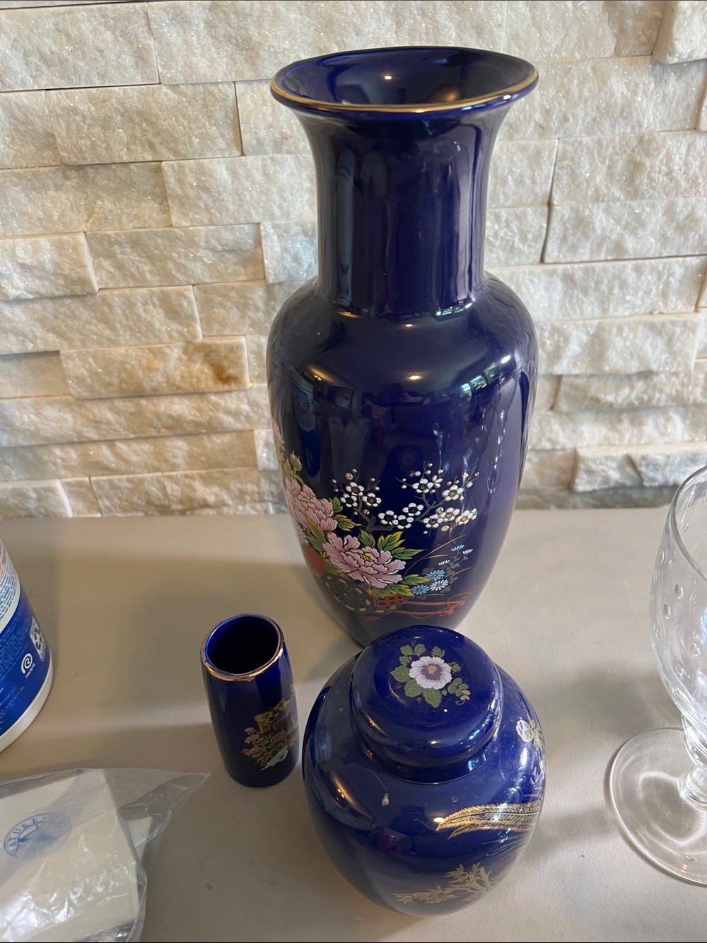 Janice Vases